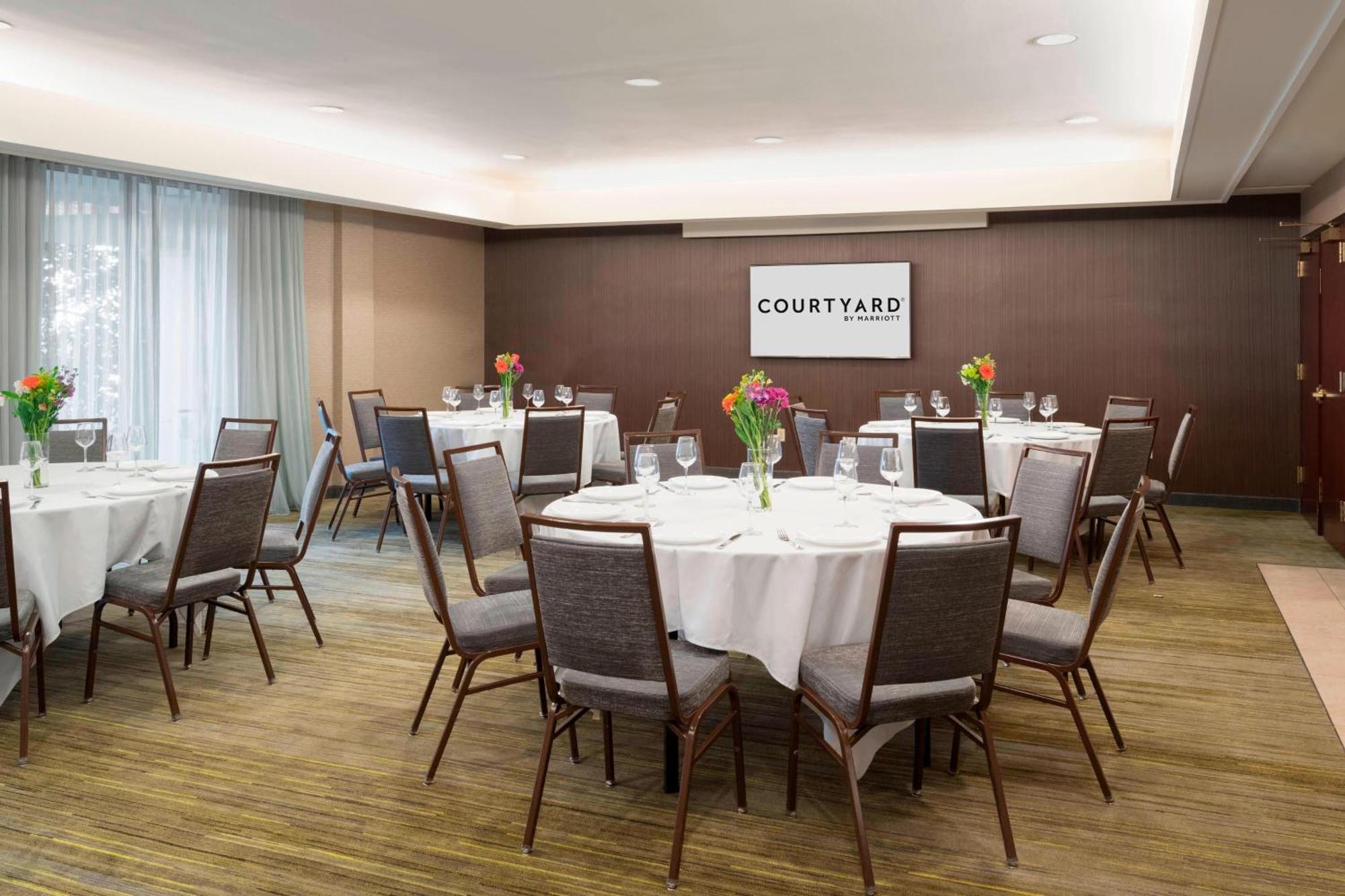 Courtyard By Marriott Princeton Buitenkant foto
