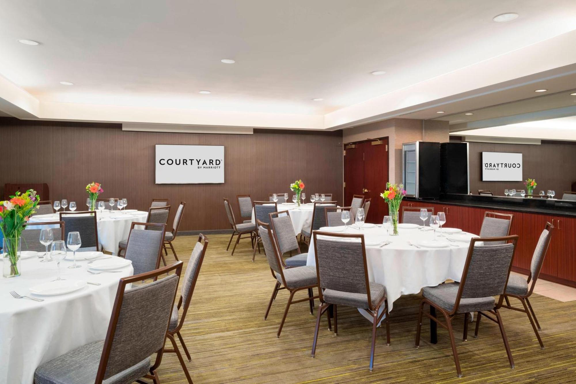 Courtyard By Marriott Princeton Buitenkant foto