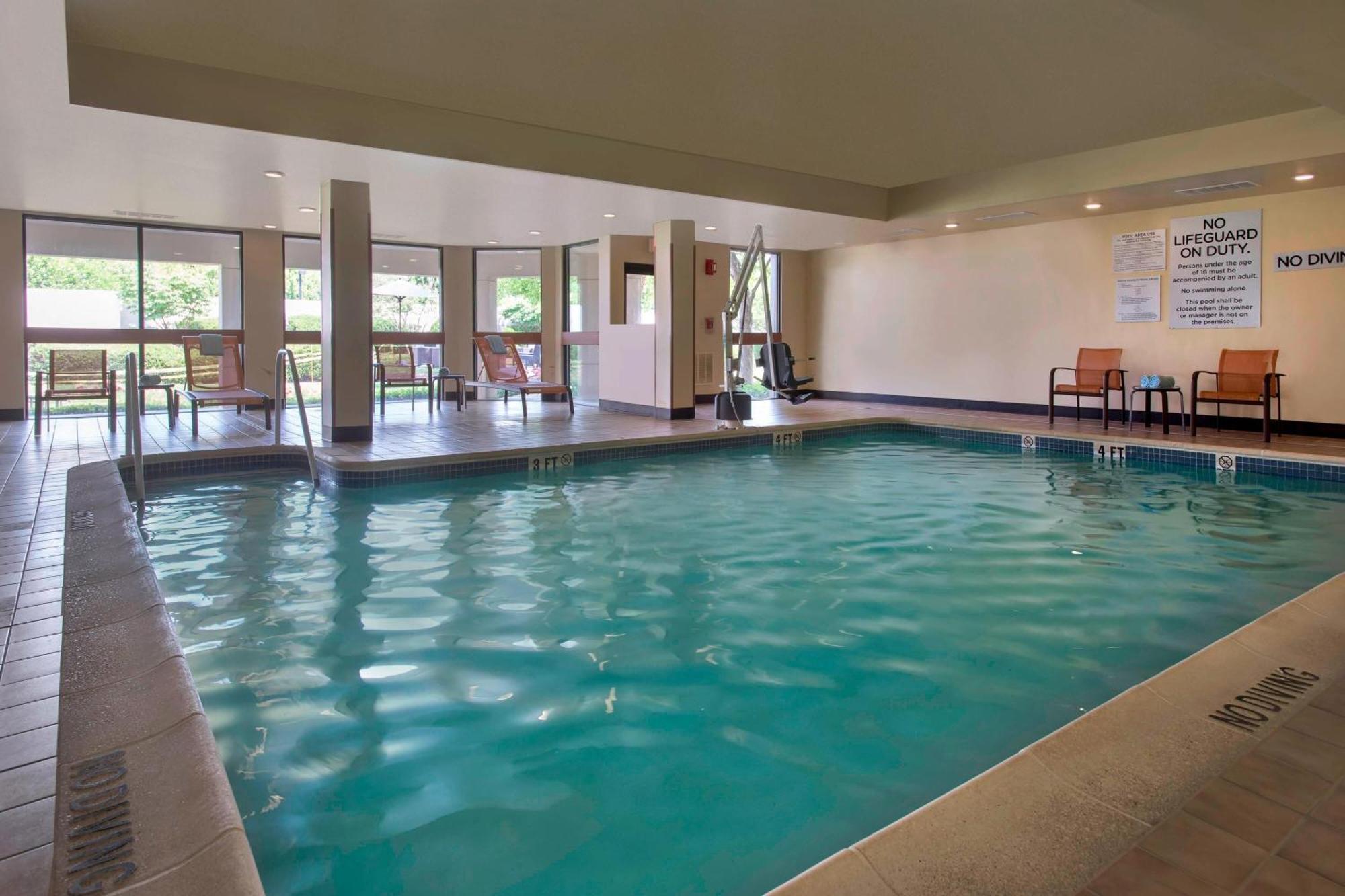 Courtyard By Marriott Princeton Buitenkant foto