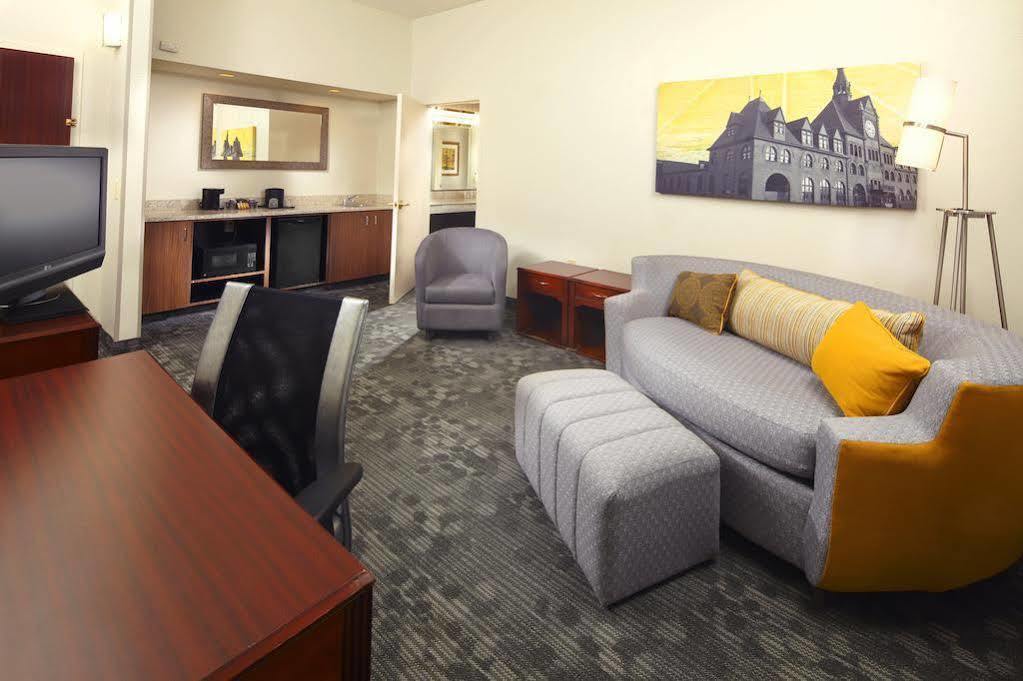 Courtyard By Marriott Princeton Buitenkant foto