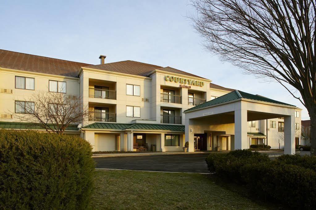 Courtyard By Marriott Princeton Buitenkant foto