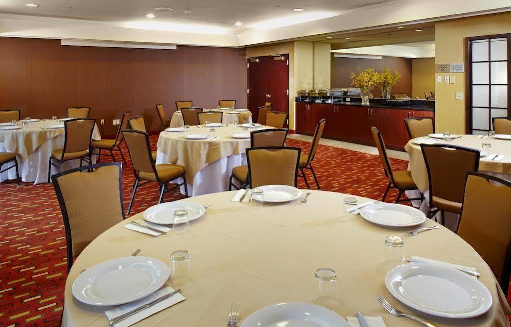 Courtyard By Marriott Princeton Buitenkant foto